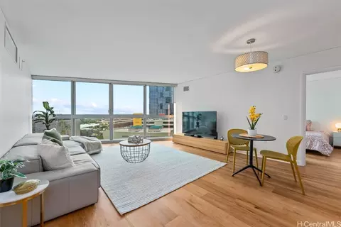 1177 Queen St #1206, Honolulu, HI 96814