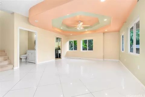 1633 Kalaepaa Dr, Honolulu, HI 96819
