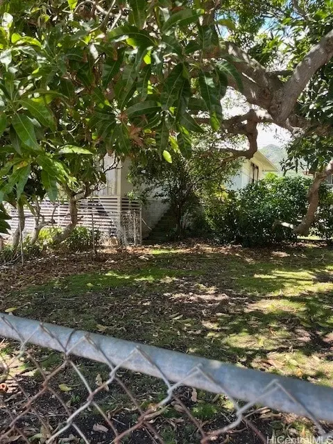 1986 9th Ave #A, Honolulu, HI 96816