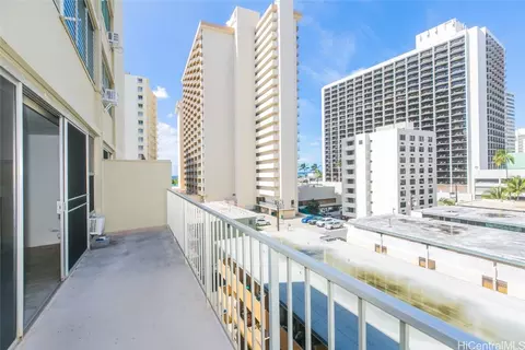 2572 Lemon Rd #701, Honolulu, HI 96815