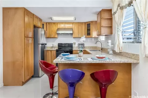 2752 Kahoaloha Ln #I-304, Honolulu, HI 96826