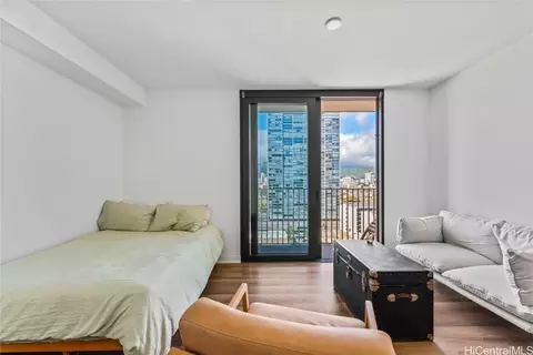987 Queen St #1716, Honolulu, HI 96814