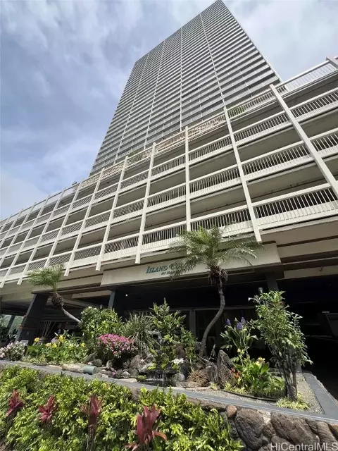 445 Seaside Ave #2818, Honolulu, HI 96815