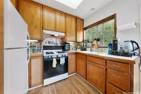 3031 Nihi St #P16, Honolulu, HI 96819