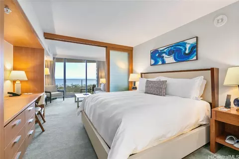 2139 Kuhio Ave #2102, Honolulu, HI 96815