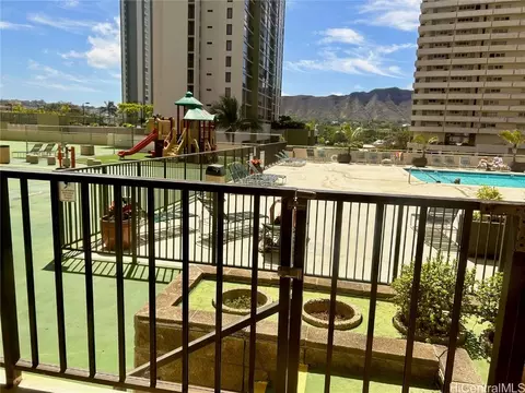 201 Ohua Ave #607 T1, Honolulu, HI 96815