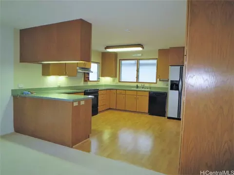 5049 Poola St, Honolulu, HI 96821