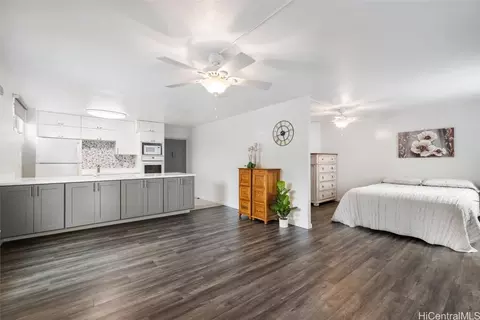 411 Kaiolu St #405, Honolulu, HI 96815