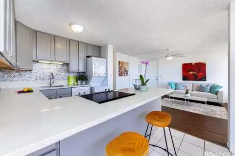 1634 Makiki St #1103, Honolulu, HI 96822
