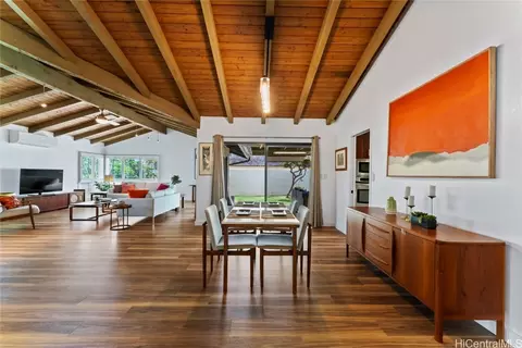 1025 Kiipohaku Way, Honolulu, HI 96825