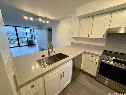 990 Ala Nanala St #25A, Honolulu, HI 96818