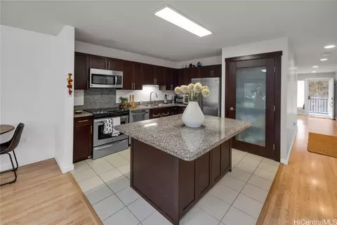 95-060 Waikalani Dr #C302, Mililani, HI 96789