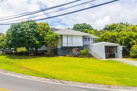1401 St Louis Dr, Honolulu, HI 96816