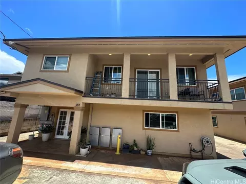 2515 Notley St #1, Honolulu, HI 96819