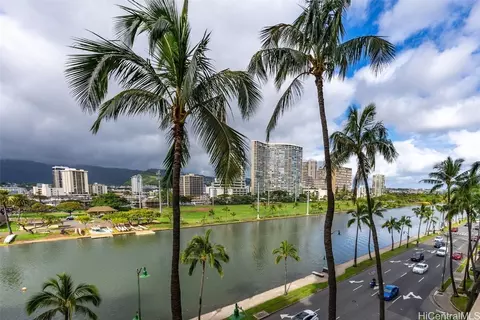 444 Niu St #714, Honolulu, HI 96815