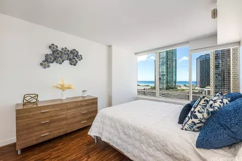 1009 Kapiolani Blvd #1810, Honolulu, HI 96814