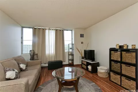 3045 Ala Napuaa Pl #617, Honolulu, HI 96818