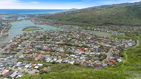 7122 Kukii St, Honolulu, HI 96825