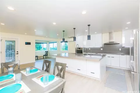 3523 Alani Dr, Honolulu, HI 96822