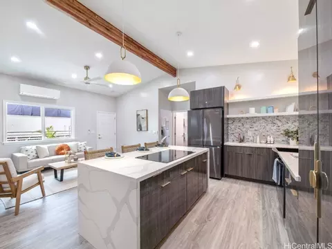 532 Kekupua St, Honolulu, HI 96825