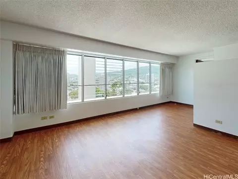 2525 Date St #1105, Honolulu, HI 96826