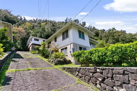 2521 Henry St, Honolulu, HI 96817
