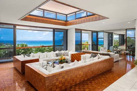 3869 Pokapahu Pl, Honolulu, HI 96816