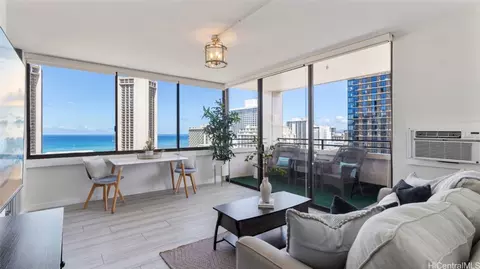2410 Cleghorn St #2204, Honolulu, HI 96815