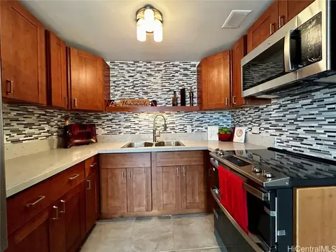 225 Queen St #11B, Honolulu, HI 96813