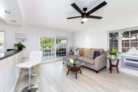 301 Opihikao Pl #472, Honolulu, HI 96825