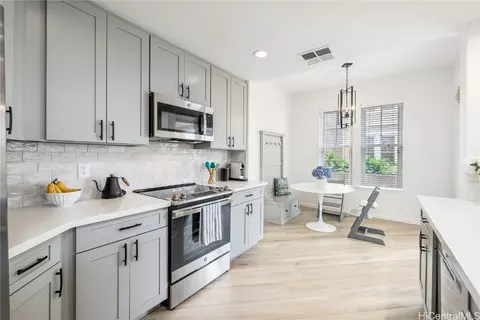520 Lunalilo Home Rd #6114, Honolulu, HI 96825