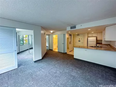 1314 Kalakaua Ave #305, Honolulu, HI 96826