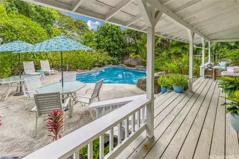 1375 Mokolea Dr, Kailua, HI 96734
