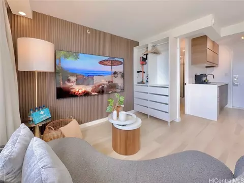 2427 Kuhio Ave #3205, Honolulu, HI 96815
