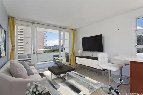 445 Kaiolu St #1110, Honolulu, HI 96815