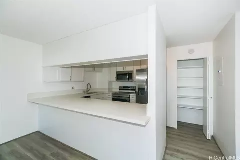 1255 Nuuanu Ave #E801, Honolulu, HI 96817