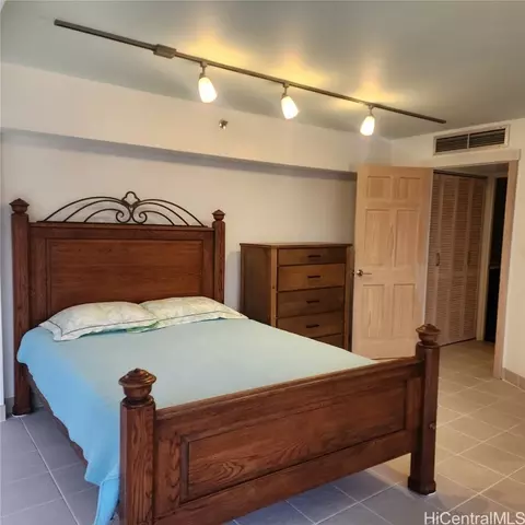 1088 Bishop St #2909, Honolulu, HI 96813