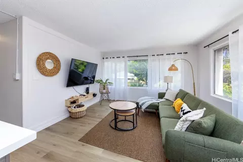 2547 Ala Wai Blvd #201, Honolulu, HI 96815
