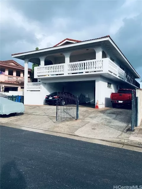 94-1078 Kuhaulua St, Waipahu, HI 96797