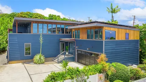 3690 Hilo Pl #2, Honolulu, HI 96816