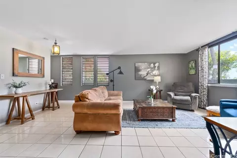 464 Kawaihae St #E, Honolulu, HI 96825