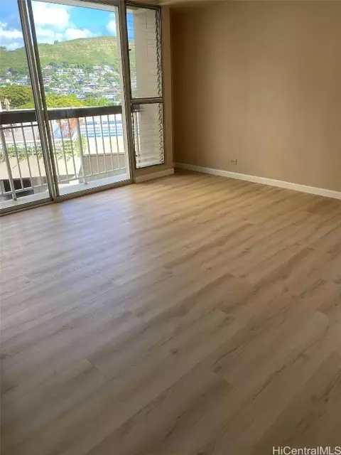2055 Nuuanu Ave #504, Honolulu, HI 96817
