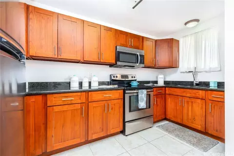 1504 Liholiho St #404, Honolulu, HI 96822