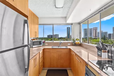 419 Keoniana St #905, Honolulu, HI 96815