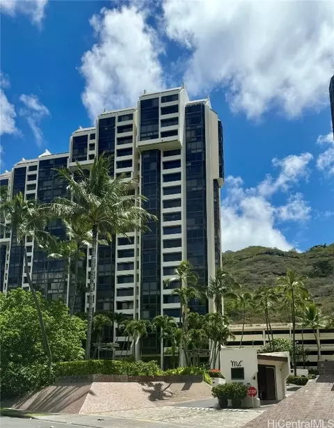 531 Hahaione St #17D, Honolulu, HI 96825
