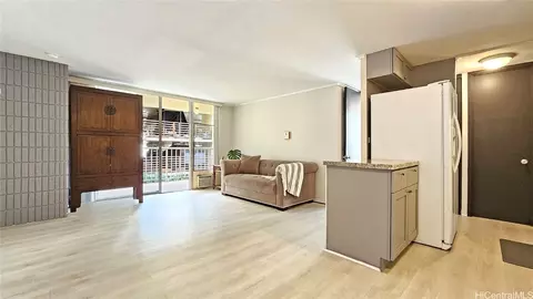 440 Lewers St #301, Honolulu, HI 96815