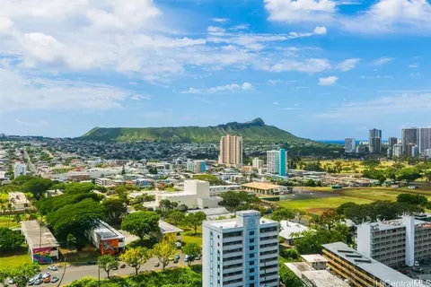2825 S King St #2201, Honolulu, HI 96826