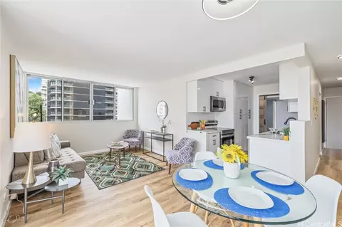1069 Spencer St #1004, Honolulu, HI 96822