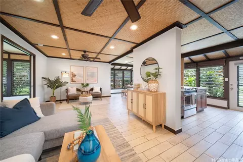 68-615 Farrington Hwy #1B, Waialua, HI 96791