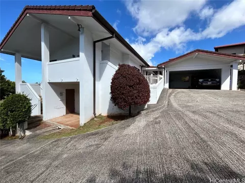 5240 Poola St, Honolulu, HI 96821